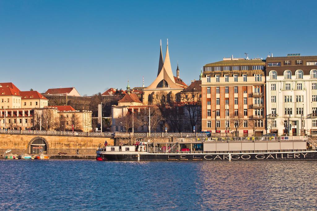 Admiral Botel Praga